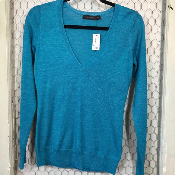 The Limited Brand XS Blue V-neck sweater - Picture 1 of 5